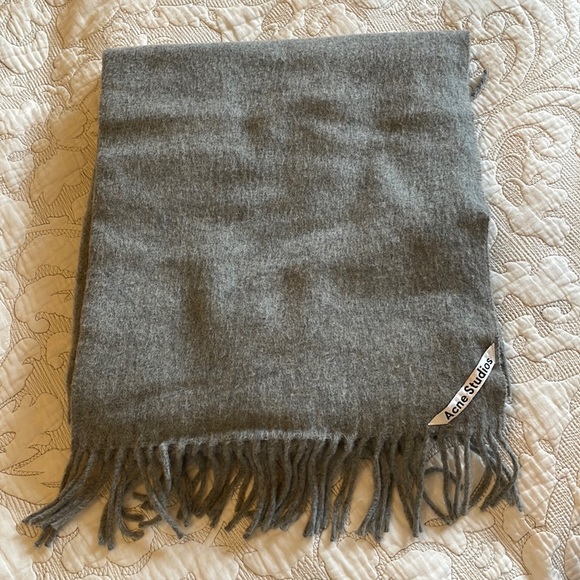Acne Studios grey scarf - Picture 1 of 10